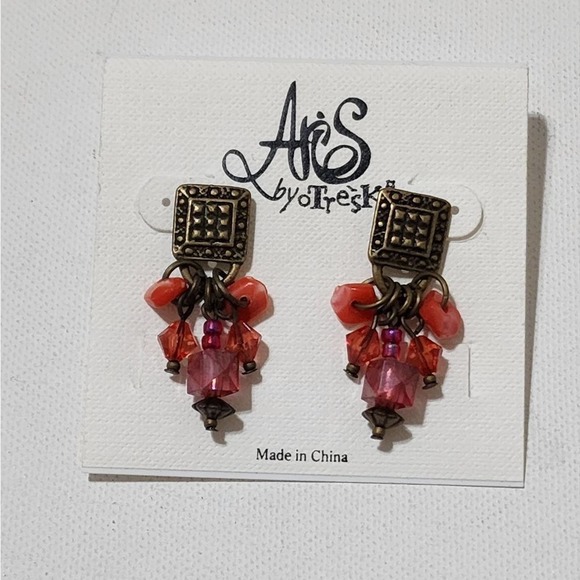 TRESKA Pink‎ Red beaded dangle chandelier earrings - Picture 1 of 4